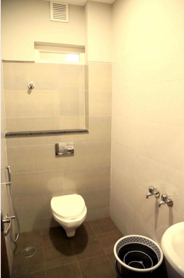 M Square Hotel Vellore Bagian luar foto