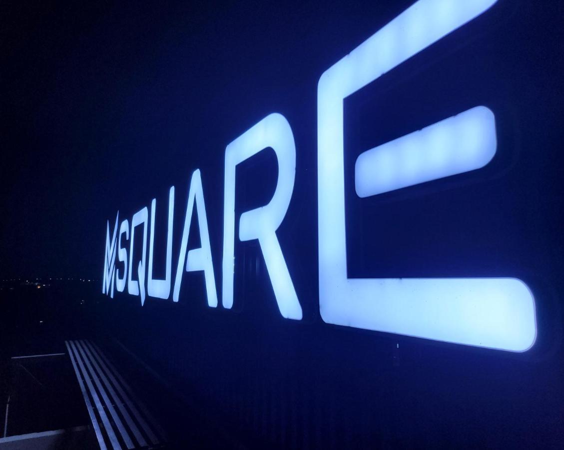M Square Hotel Vellore Bagian luar foto